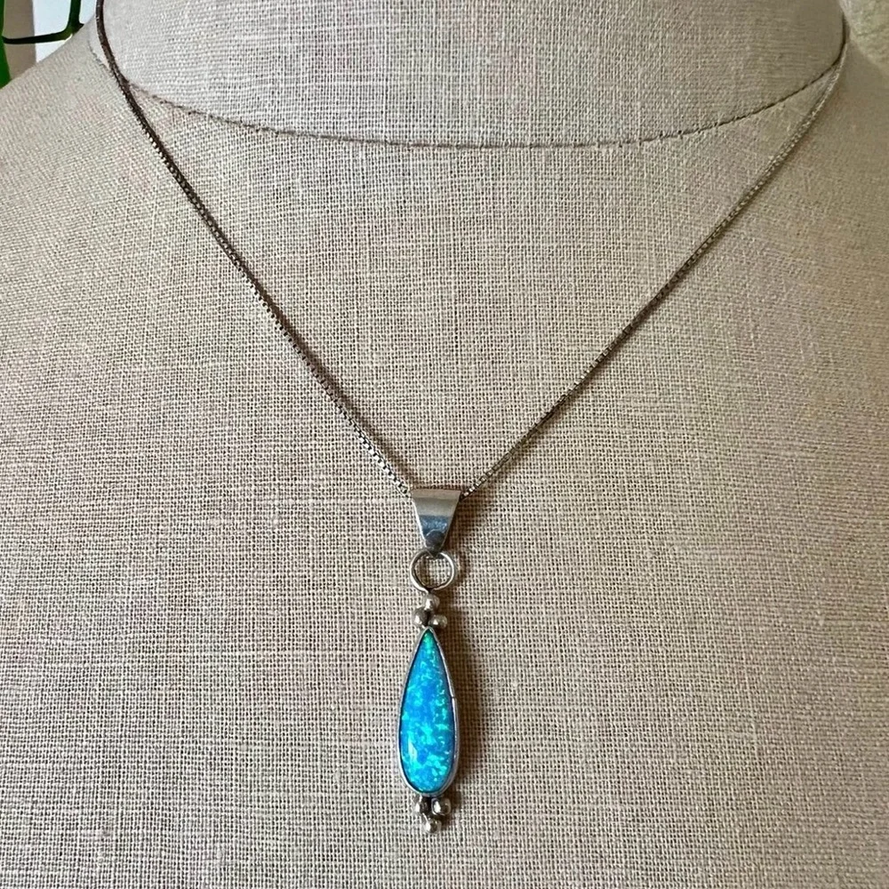Vintage Sterling Silver Blue Fire Opal Necklace & Pendant - Picture 3 of 7